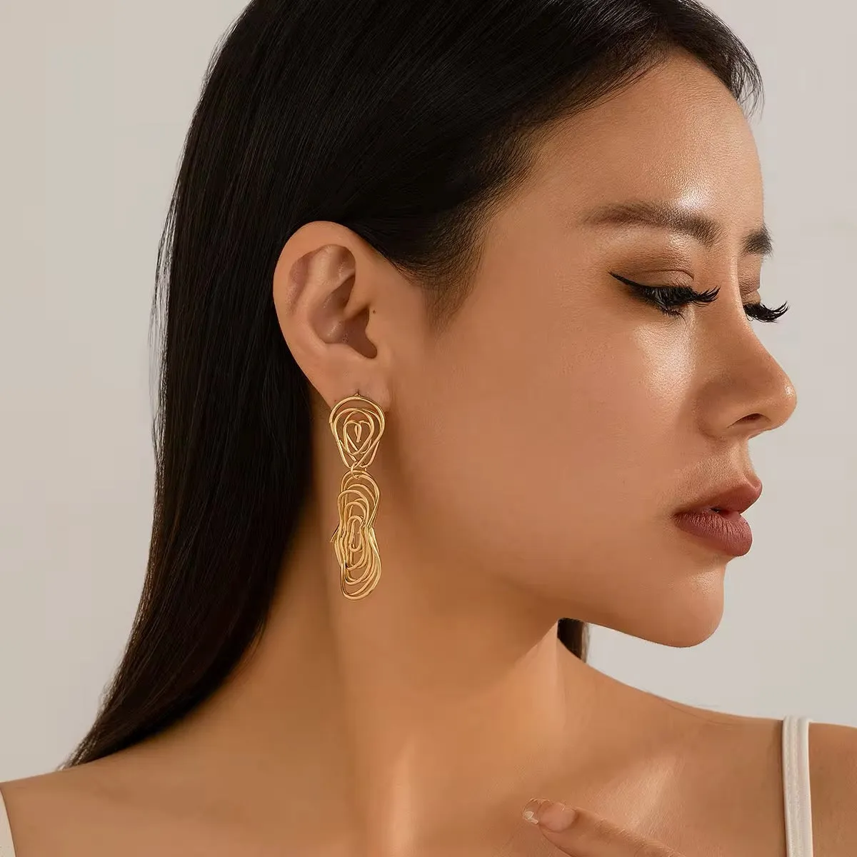 Creatively Irregular Metal Spiral Round Circle Pendant Drop Earrings