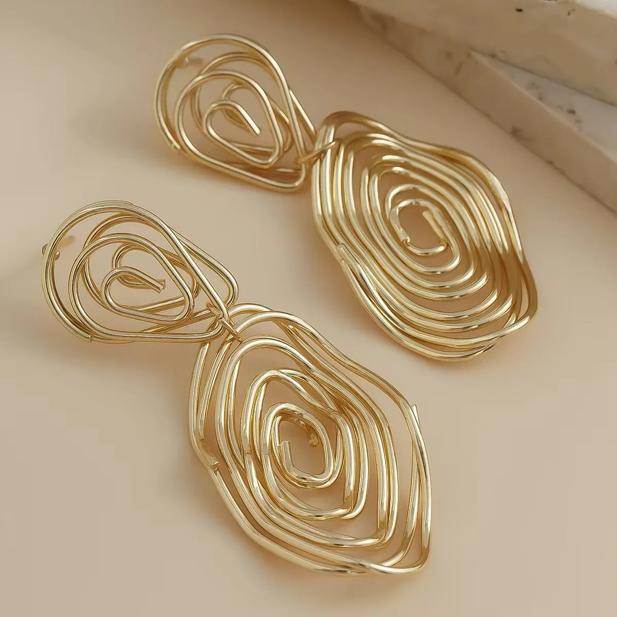 Creatively Irregular Metal Spiral Round Circle Pendant Drop Earrings