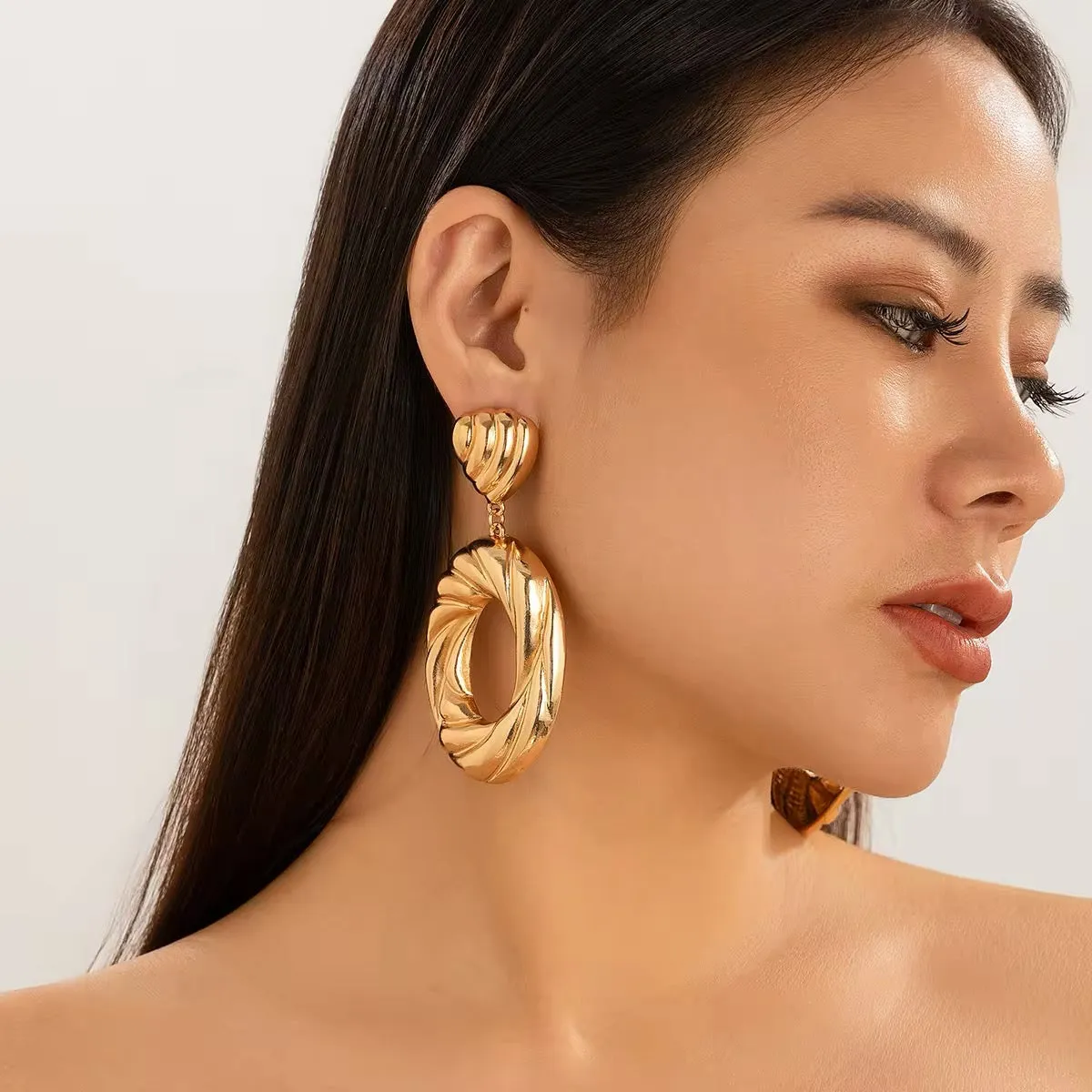 Exaggerated Twisted Metal Big Hollow Circle Pendant Earrings