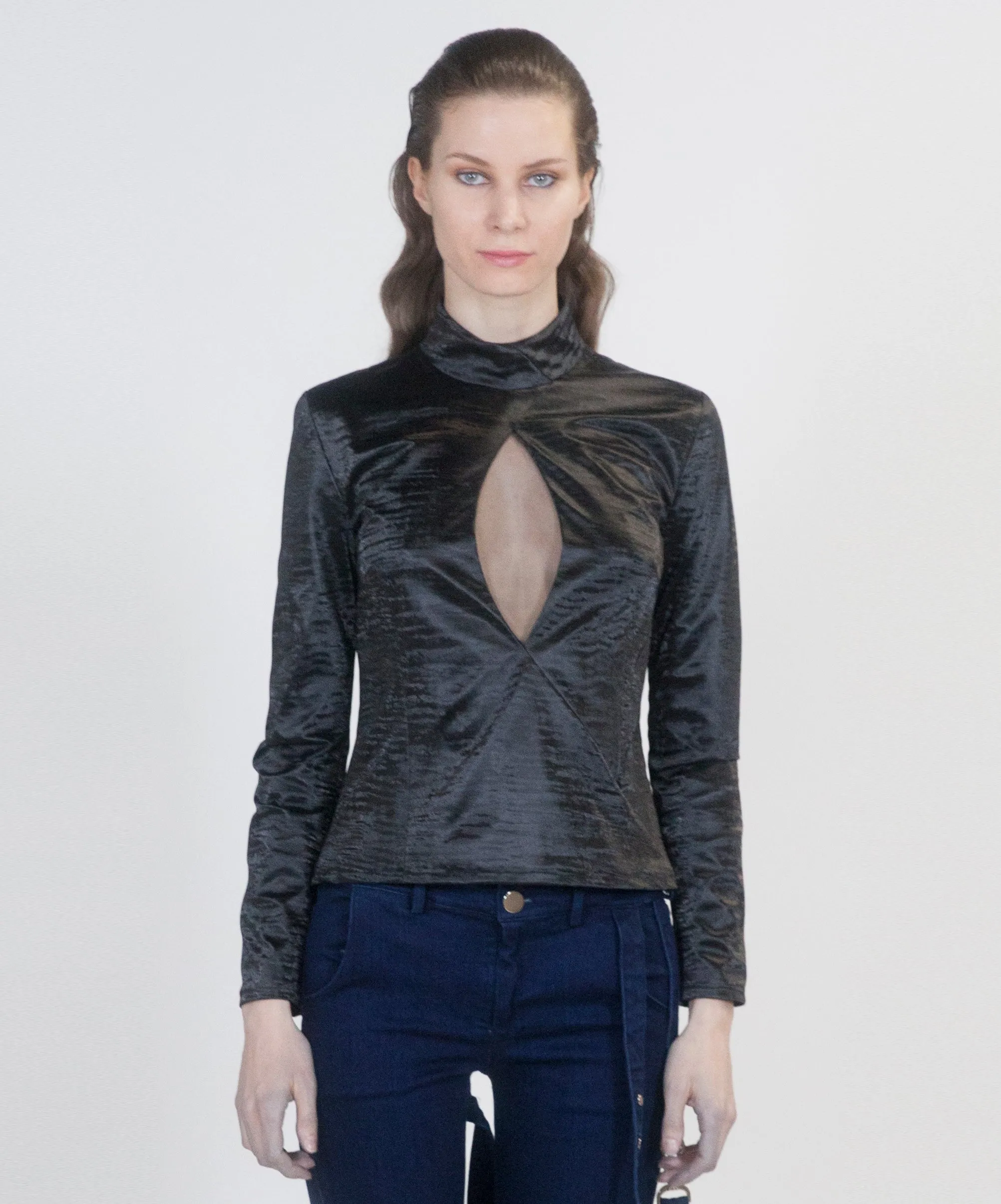 Key Hole Long Sleeve Top