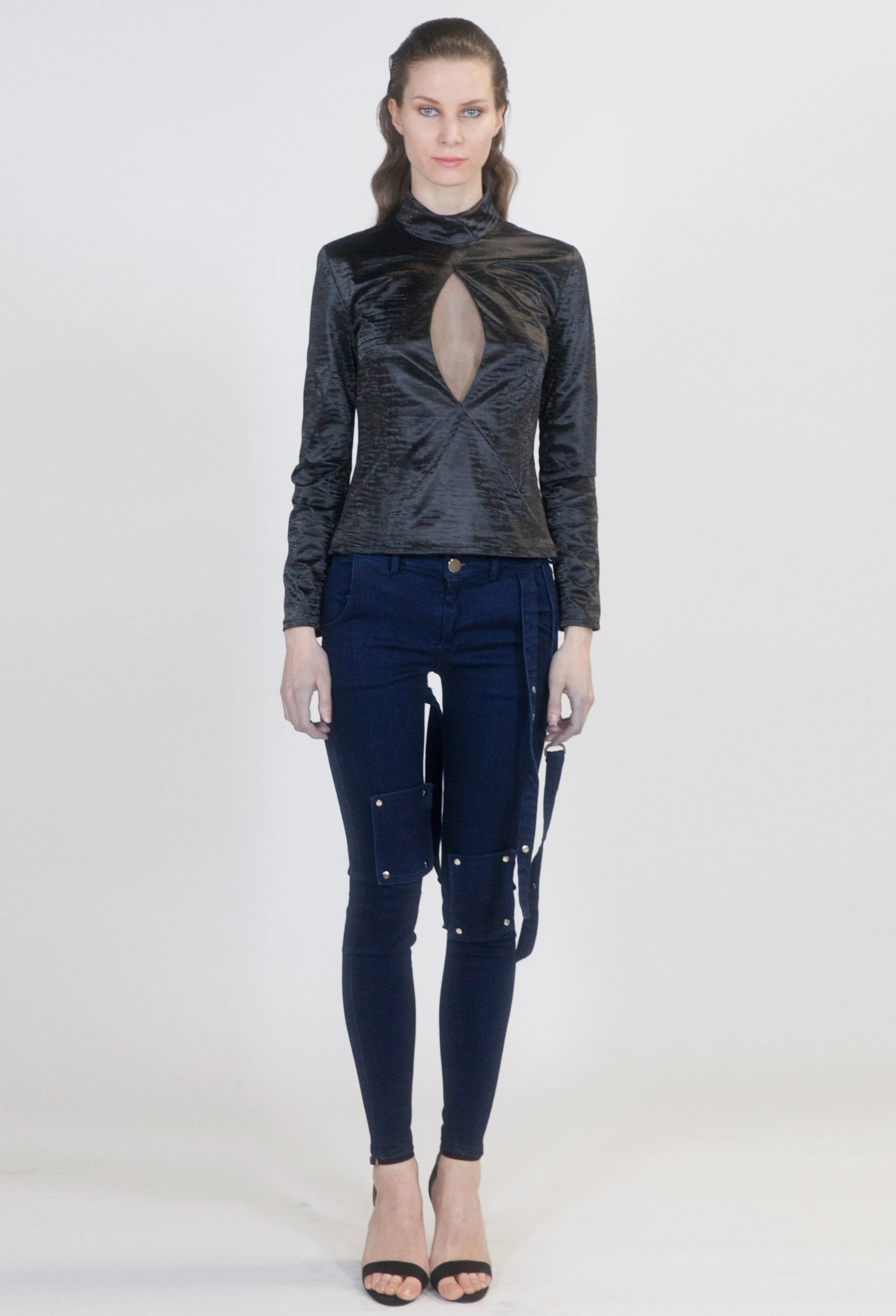 Key Hole Long Sleeve Top