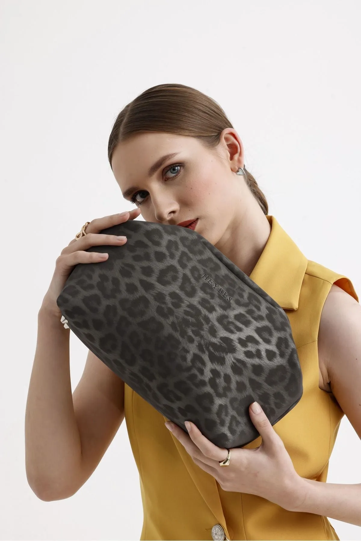 Women's Gray Leopard Patterned Faux Leather Clutch Handbag