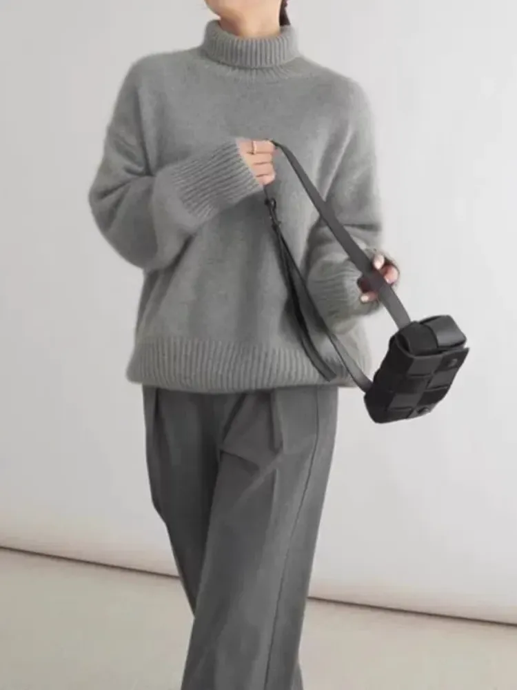 Women's Oversized Breathable Turtleneck Jumper | Ideal for Autumn/Winter