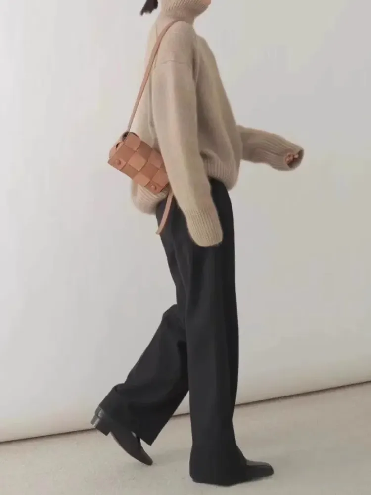 Women's Oversized Breathable Turtleneck Jumper | Ideal for Autumn/Winter